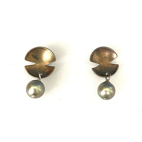 SPECIAL 1/2 PRICE Single Pearl Dainty Silver Dangles - Picture 1 of 3